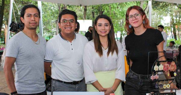 Realizan Mercadito de las Juventudes en la capital