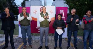 Entrega Pepe Chedraui alumbrado público en Loma Bella
