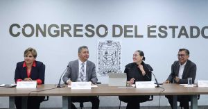 Comisión del Congreso exhorta a servidores trabajar con legalidad