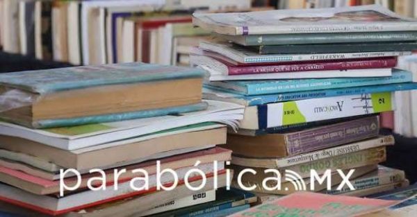 Presentan Sheinbaum y Taibo la colecci&oacute;n 25 para el 25; regalar&aacute;n 2.5 millones de libros a j&oacute;venes