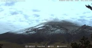 Amanece activo el Popocatépetl, 38 exhalaciones y 1030 minutos de tremor