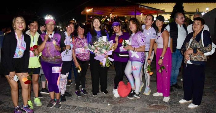 Participan mujeres de Zacatlán en la carrera de la Mujer