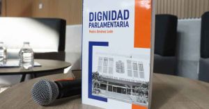 Presentan el libro “Dignidad Parlamentaria”