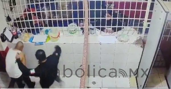 Propina golpiza custodio del penal de Huejotzingo a reo