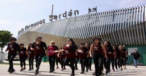 Participan activadoras físicas del IMDP en feria gratuita “Safe por la salud”