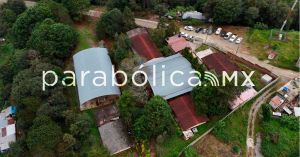 Visita Manuel Viveros Narciso escuelas de la zona devastada en la Sierra Norte