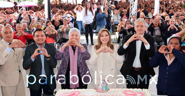 Encabeza Ceci Arellano festejo en la Casa del Abue