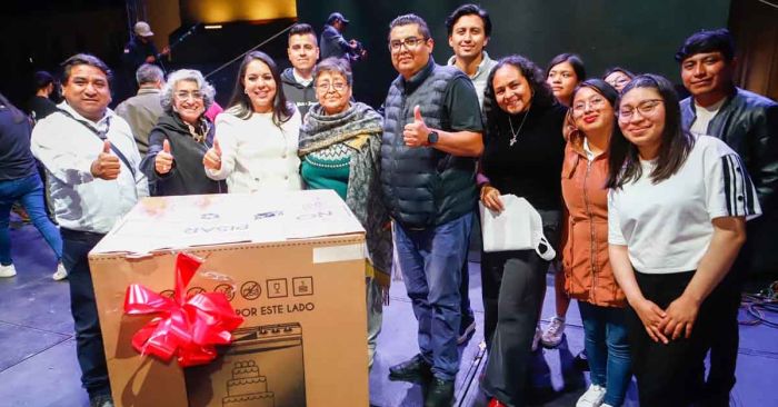 Celebra Tonantzin Fern&aacute;ndez a las mam&aacute;s con la Fiesta Magn&iacute;fica