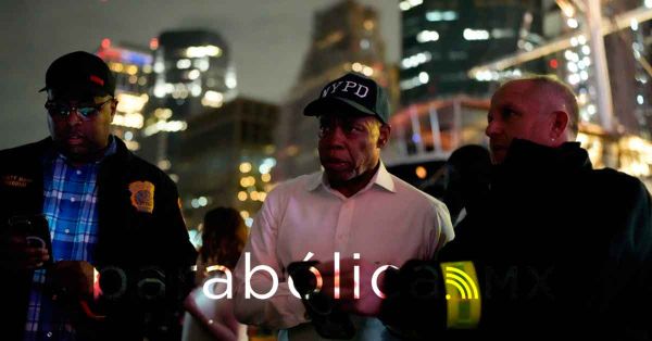 Confirman dos muertos por accidente de buque mexicano en Nueva York