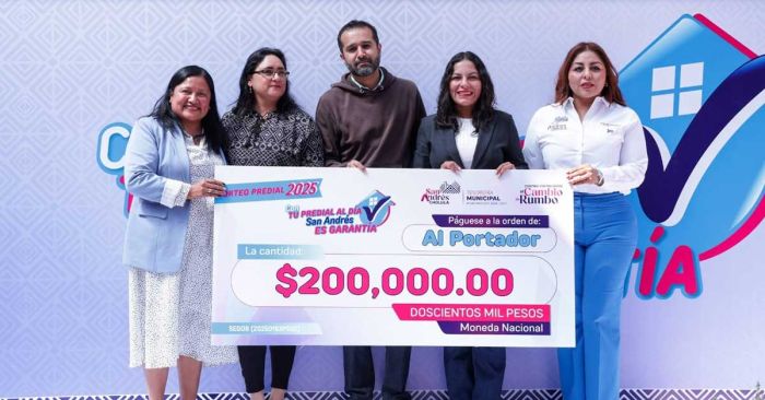 Entrega Lupita Cuautle premios del Sorteo Predial 2025