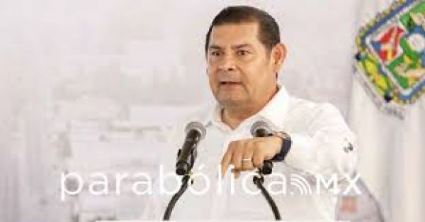 Entrega Armenta equipamiento a la Policía Estatal