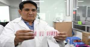 Desarrollan en la BUAP tecnología para eliminar colorantes textiles y fármacos