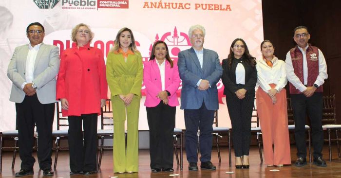Capacitan a servidores públicos en Puebla capital vs la corrupción
