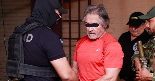 Cambia de ruta avión que traslada a Hernán Bermúdez Requena