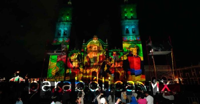 Arranca Pepe Chedraui el videomapping &quot;Septiembre Brilla&quot; en la fachada de Catedral