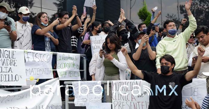 Suman cuatro días de manifestaciones de estudiantes de la BUAP