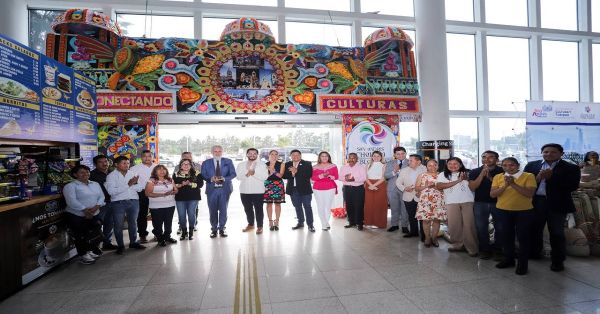 Lleva San Andrés Cholula su cultura al Aeropuerto Internacional de Puebla