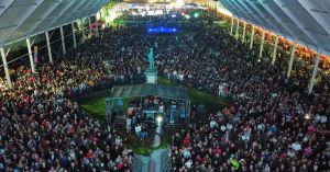 Pone La Sonora Santanera a bailar a asistentes de la Gran Feria de Cholula