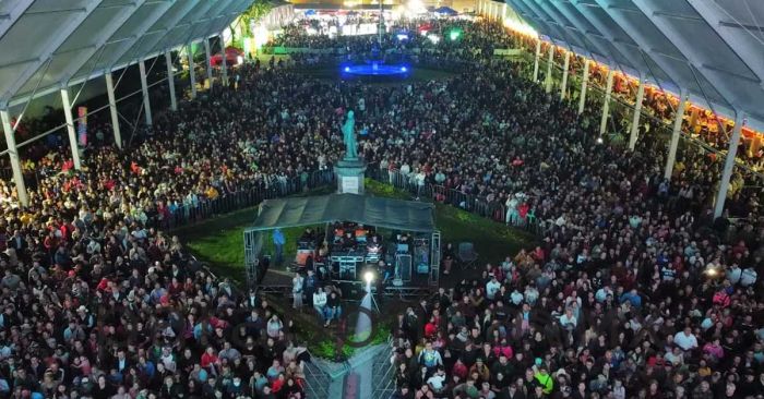 Pone La Sonora Santanera a bailar a asistentes de la Gran Feria de Cholula
