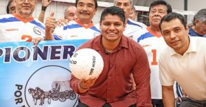Inaugura Omar Muñoz “Primer Torneo de Cachibol Cuautlancingo 2025”