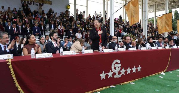 Participa Laura Artemisa en graduación 2025 del CENHCH