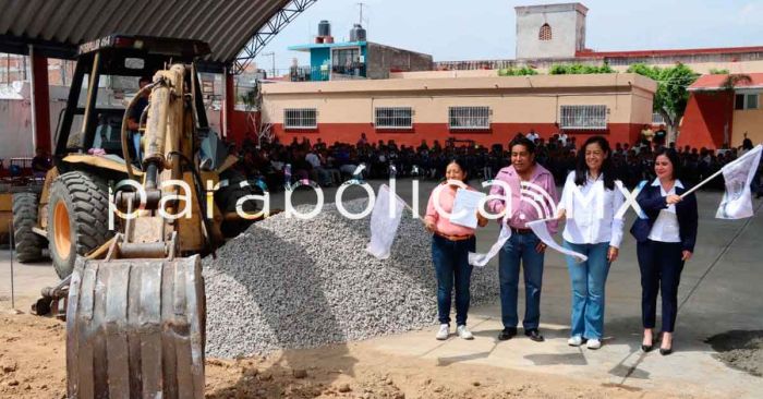 Inicia Ariadna Ayala la construcción de un comedor escolar en Atlixco