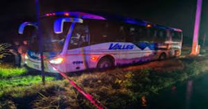 Arrollan a motociclista en Tlacotepec, conductor se da a la fuga