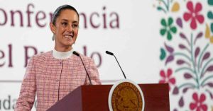 Anuncia Claudia Sheinbaum plan carretero 2025