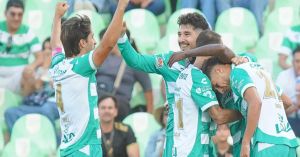 Vence Santos a Querétaro en Torreón