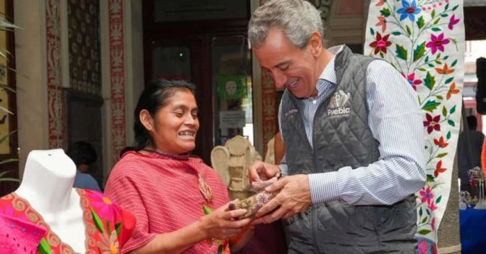 Recorren Pepe Chedraui y MariElise Budib Cumbre Iberoamericana de Artesanías
