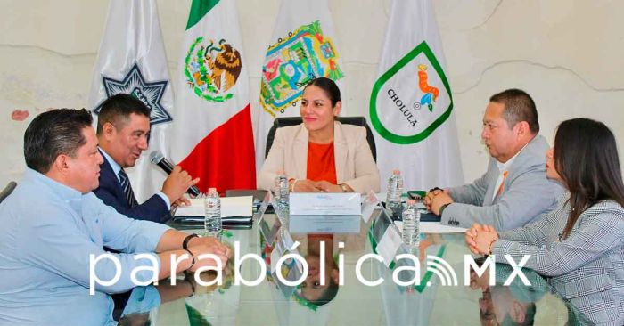 Firma Lupita Cuautle convenio de colaboración en beneficio de la Policía de San Andrés Cholula