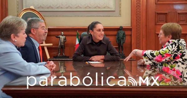 Recibe Sheinbaum a Michelle Bachelet en Palacio Nacional