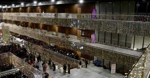 Destacan fraternidad y convivencia en el encendido del árbol navideño del Congreso