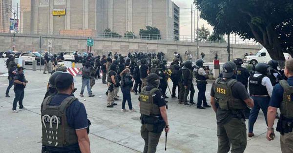 Se confrontan el gobernador de California y Trump por manifestaciones en LA