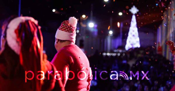 Arranca Lupita Cuautle los Encendidos de &Aacute;rboles Navide&ntilde;os en todo San Andr&eacute;s Cholula