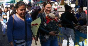 Asisten poblanos a la Villita y Seminario Palafoxiano para festejar el 12 de diciembre