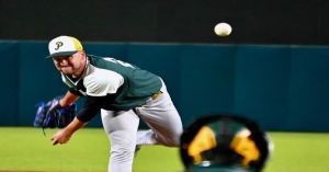 Logran Pericos de Puebla emparejar la serie en Tepic