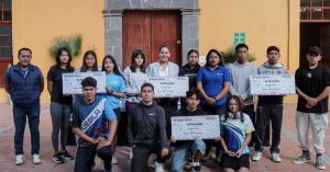 Impulsa Lupita Cuautle con becas al talento deportivo