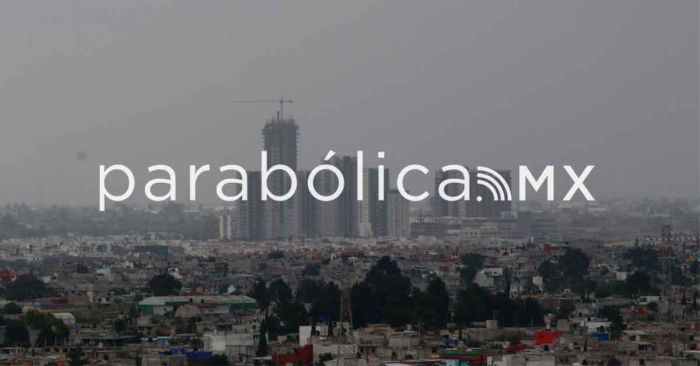 'Ba&ntilde;a' fuerte lluvia a la capital poblana previo al Grito de Independencia