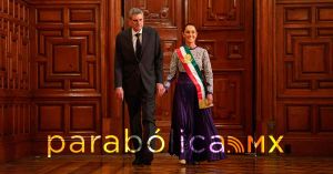 Vistió Sheinbaum para el Grito un vestido bordado en Tlaxcala