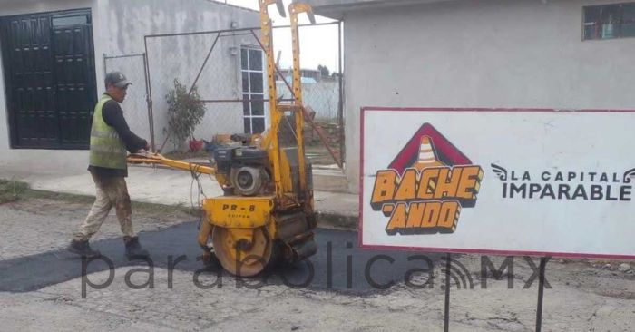 Avanza campaña de bacheo en puebla capital