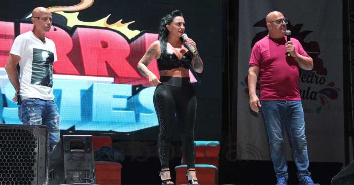 Llena de humor "Guerra de Chistes" en la Gran Feria de Cholula