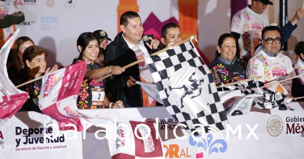 Celebra Armenta la fiesta deportiva del Marat&oacute;n de Puebla