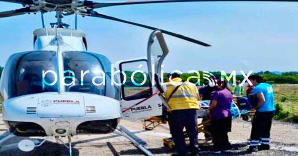 Salva Gobierno de Puebla vida de joven en estado cr&iacute;tico con traslado a&eacute;reo desde Oaxaca