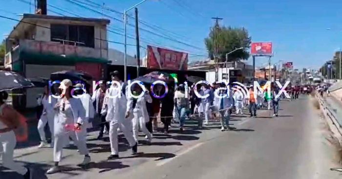 Marchan estudiantes de Medicina BUAP a CU