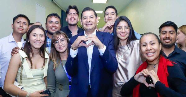 Fortalecen Becas de Conectividad el bienestar de los jóvenes: Armenta