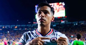 Empata Cruz Azul a Tigres con penal de último minuto