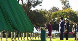 Conmemora Sheinbaum el Día de la Bandera