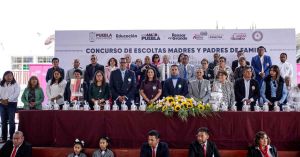 Presente Lupita Cuautle en Concurso Estatal de Escoltas de padres de familia