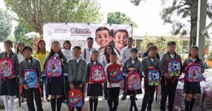 Concluye Omar Muñoz entrega de kits escolares en Cuautlancingo